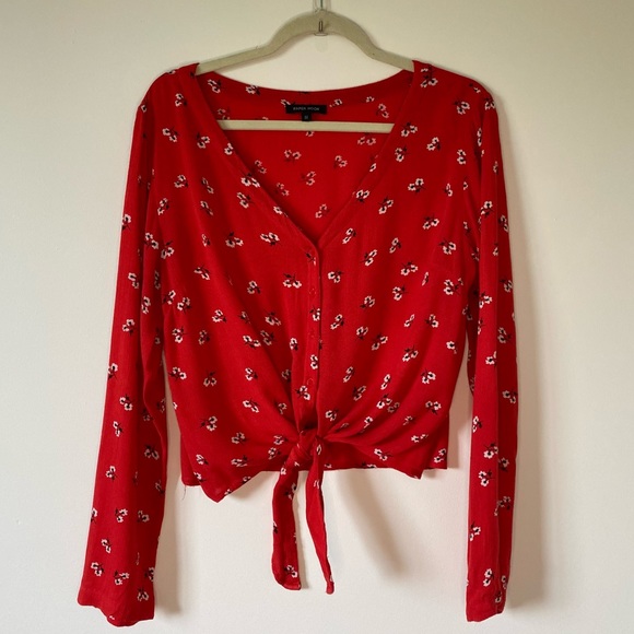 PAPERMOON | Cropped front-tie - Picture 1 of 4